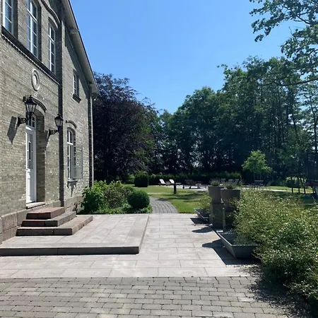 Herrenhaus Gut Neuruppersdorf Szálloda *