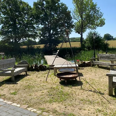 호텔 Herrenhaus Gut Neuruppersdorf *