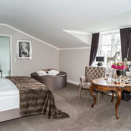 Herrenhaus Gut Neuruppersdorf Hotell *