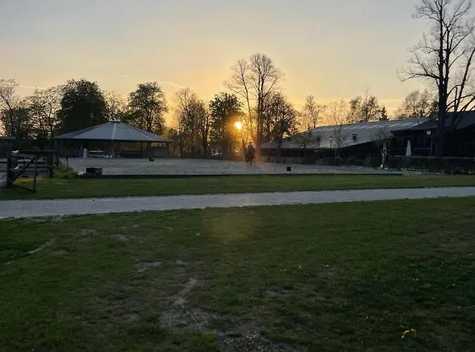 Herrenhaus Gut Neuruppersdorf Hotell *